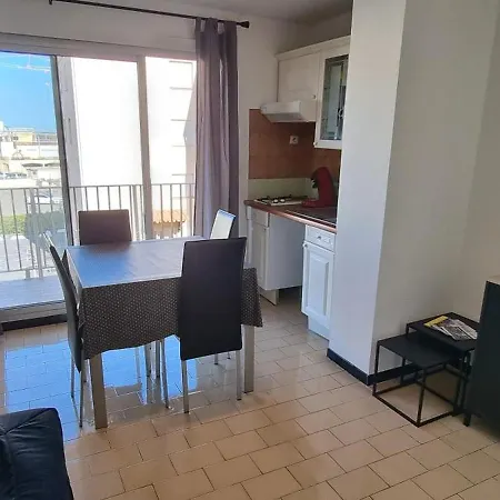 Appartement Agreable Avec Place De Parking Privatif